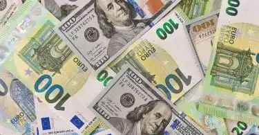 Qui est le plus fort : le dollar ou l'euro ?