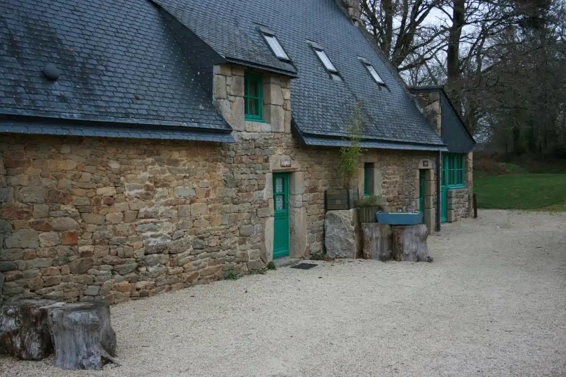 Caractéristiques uniques des maisons bretonnes traditionnelles