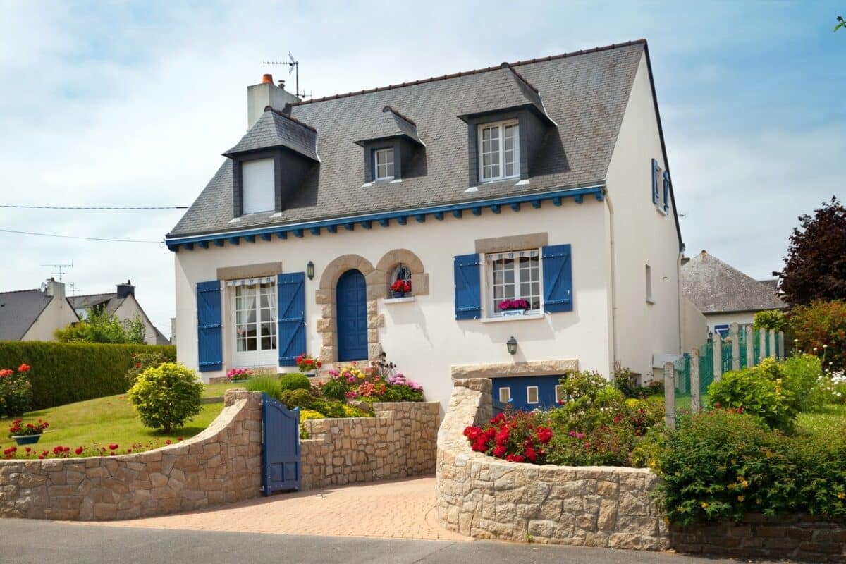 Intégrer la modernité dans une maison bretonne sans perdre son charme