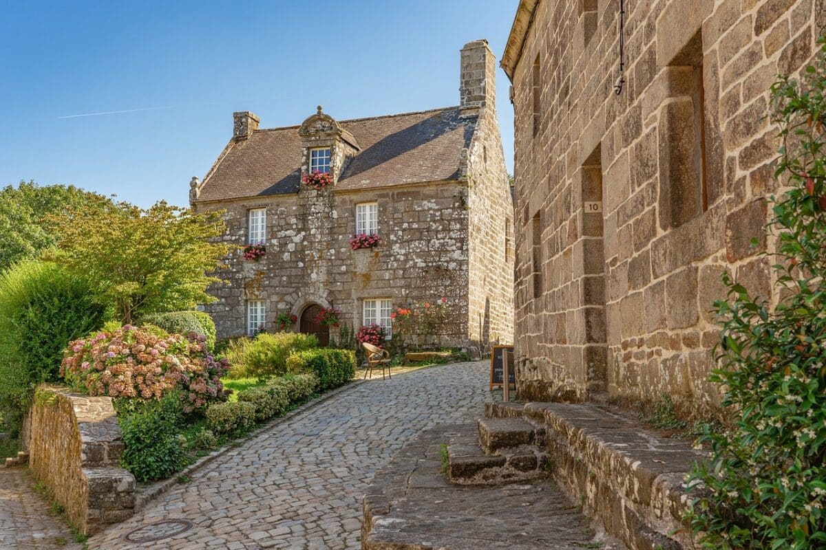 Rénovation de maisons bretonnes : respecter la tradition tout en modernisant