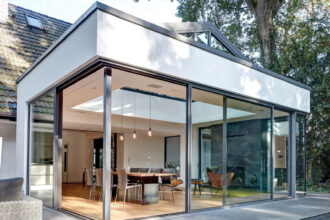 Véranda moderne ou classique : quel style choisir à Annecy ?